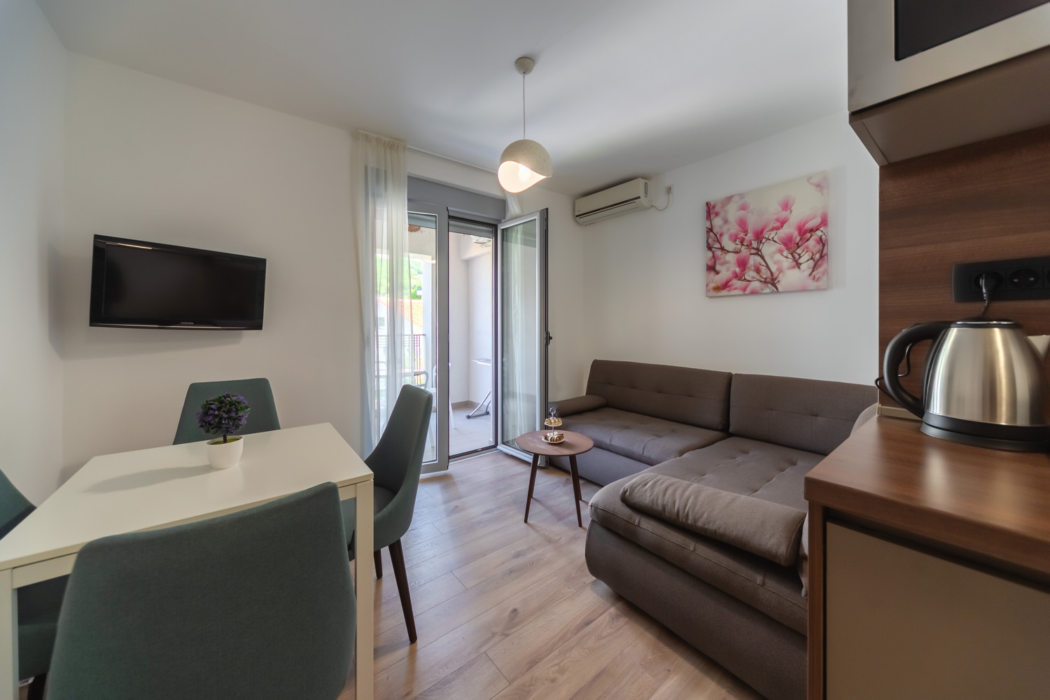 Apartman sa 1 Spavaćom Sobom i Bočnim Pogledom Na More 2