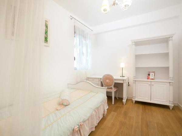 Apartman Sa 3 Spavaće Sobe i Pogledom Na More 