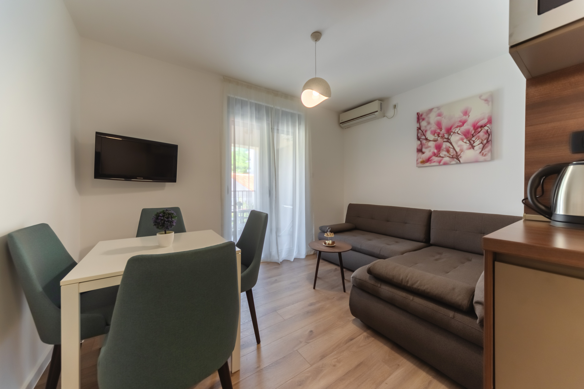 Apartman sa 1 Spavaćom Sobom i Bočnim Pogledom Na More 2